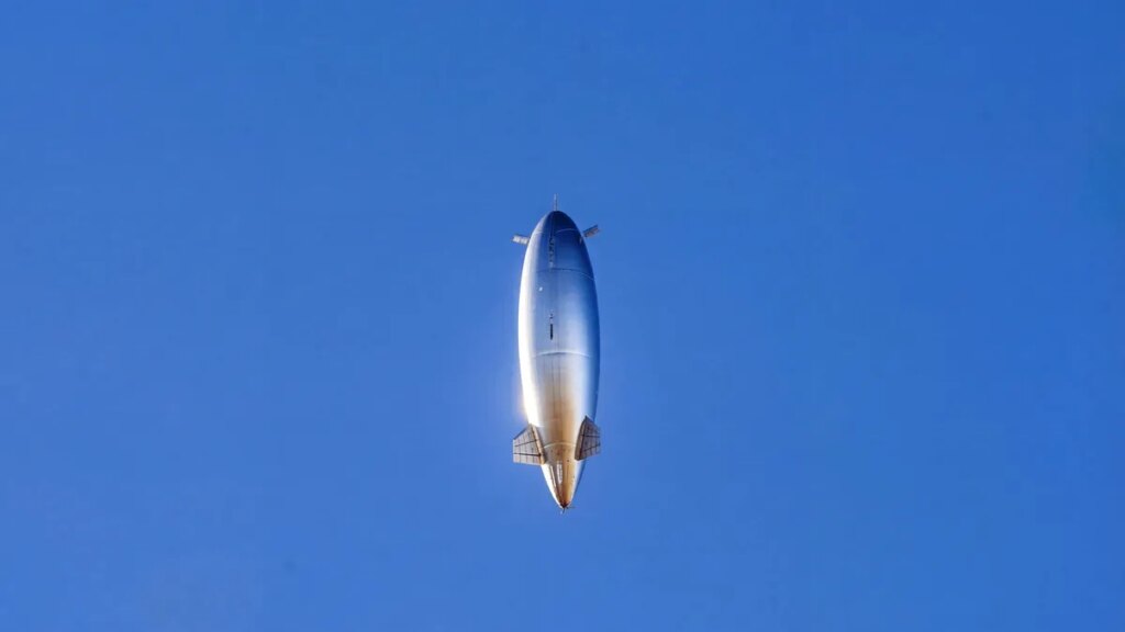 A. large silver oblong balloon-like structure floats in to the stratosphere. It is filled with helium.