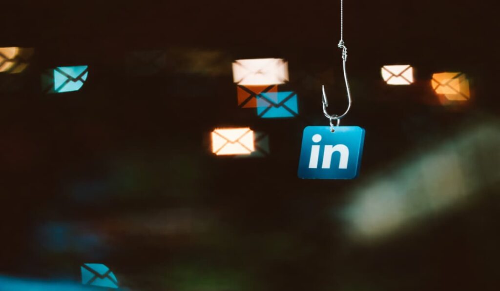 LinkedIn Phishing Scam Uses Fake Notificatioms to Hijack Accounts