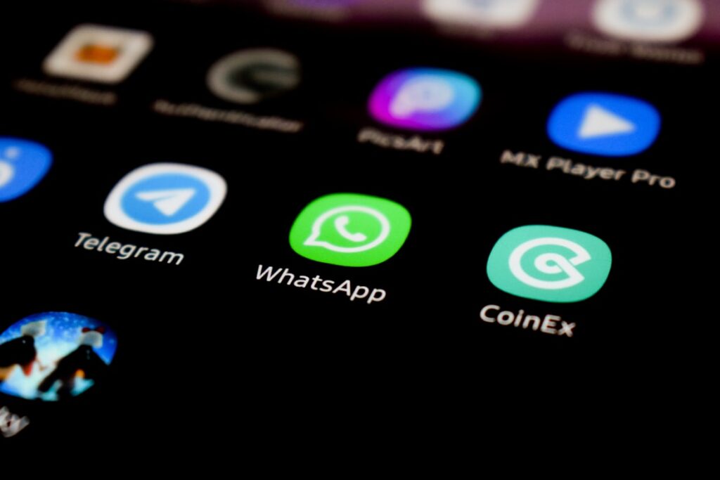 WhatsApp Tests Unified AI Summaries For Unread Chats